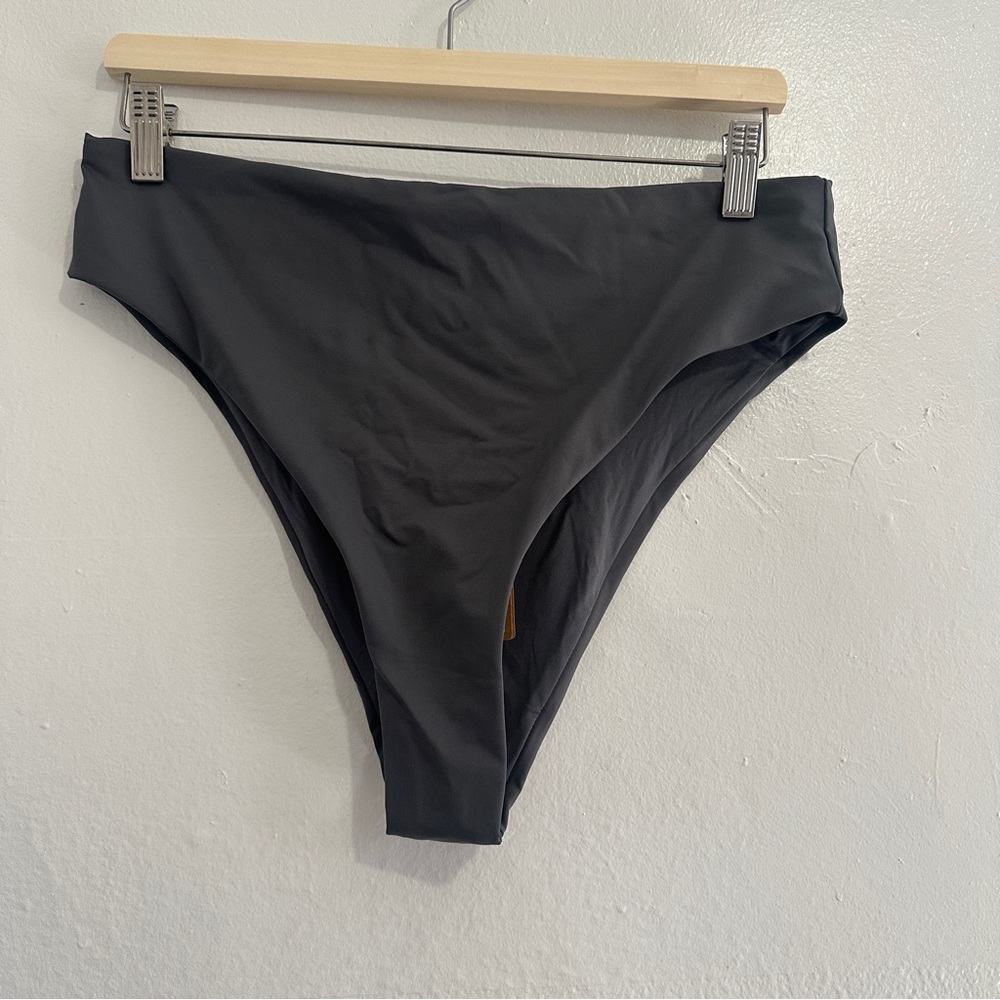 NWT SKIMS Bikini Bottom - Picture 2 of 7